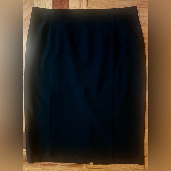 Ann Taylor The Tall Seamed Pencil Skirt in Seasonless Stretch Size 14 Tall - Picture 2 of 7